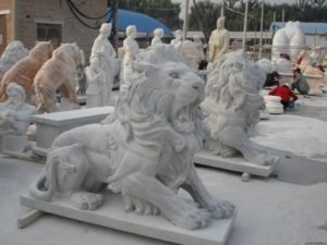 Скульптуры и статуи из натурального камня