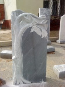 Резной памятник из мрамора (1000х500х80)